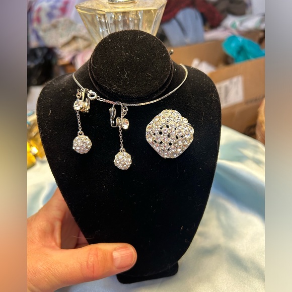 Earrings and brooch- rhinestone vintage, earrings are clip- ons - Picture 3 of 8